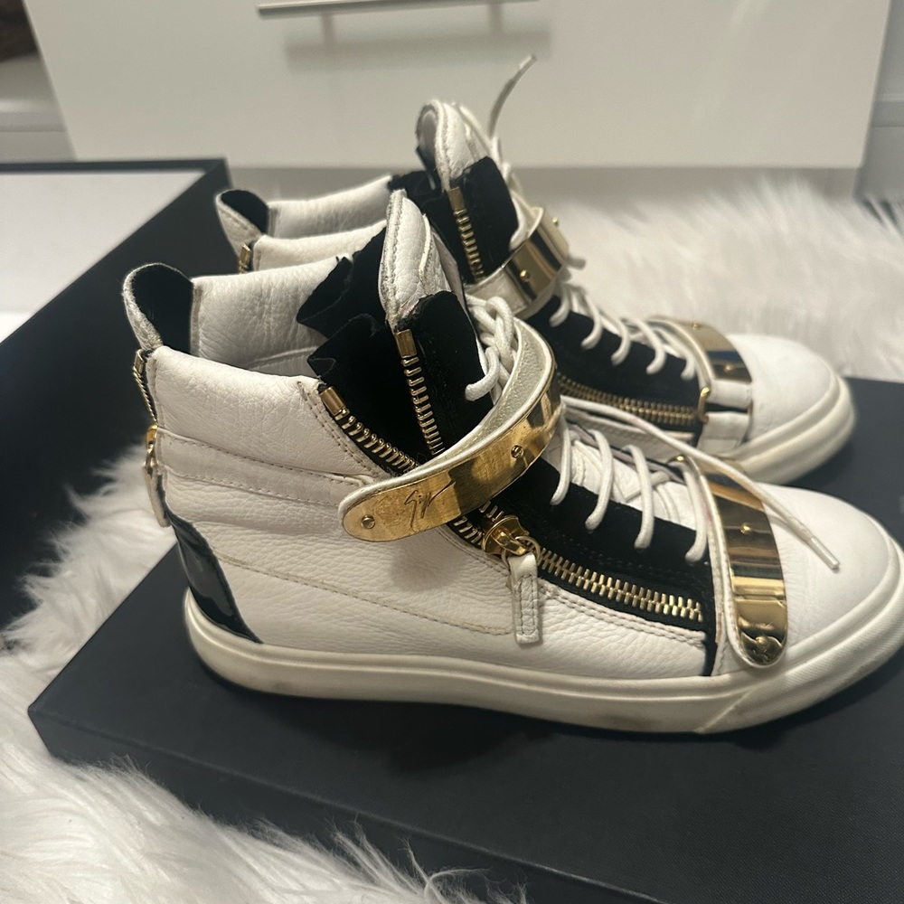 Giuseppe Zanotti Leather sneaker high top gold white and black size 38. Used